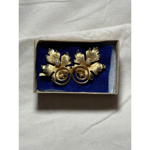 Vintage Brushed Gold Spiral Design Double Leaf Faux Pearl Brooch - Picture 11 of 11